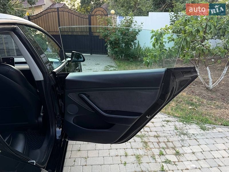 Седан Tesla Model 3 2022 в Одессе