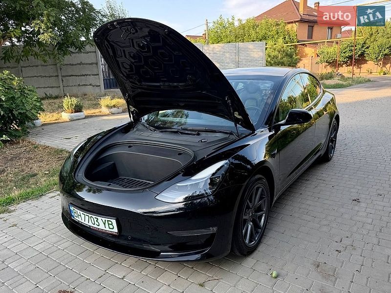 Седан Tesla Model 3 2022 в Одессе