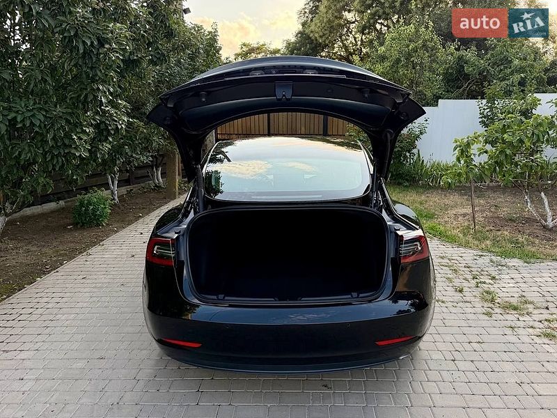 Седан Tesla Model 3 2022 в Одессе