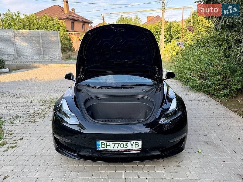 Седан Tesla Model 3 2022 в Одессе