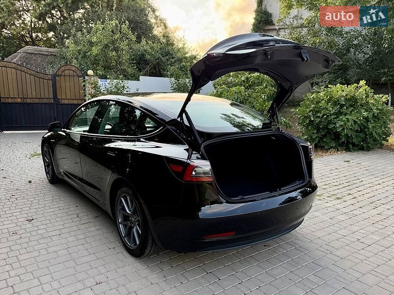 Седан Tesla Model 3 2022 в Одессе