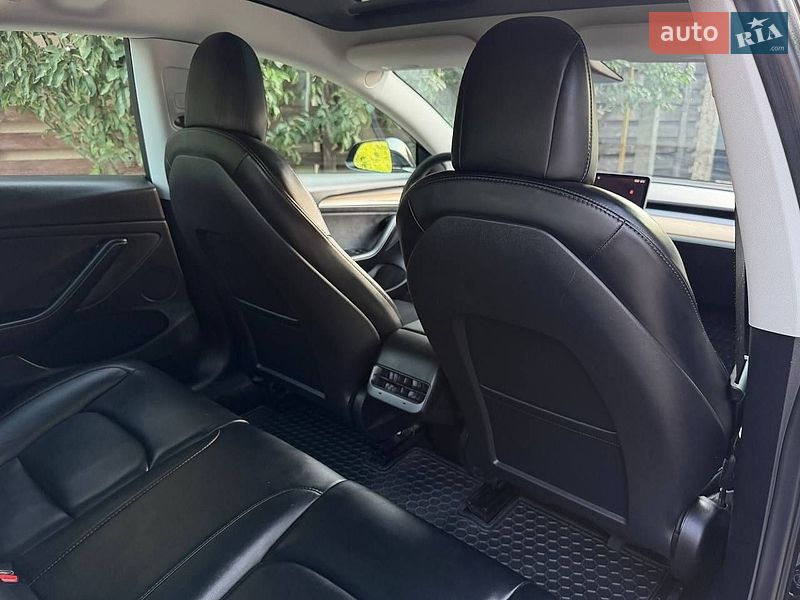 Седан Tesla Model 3 2022 в Одессе
