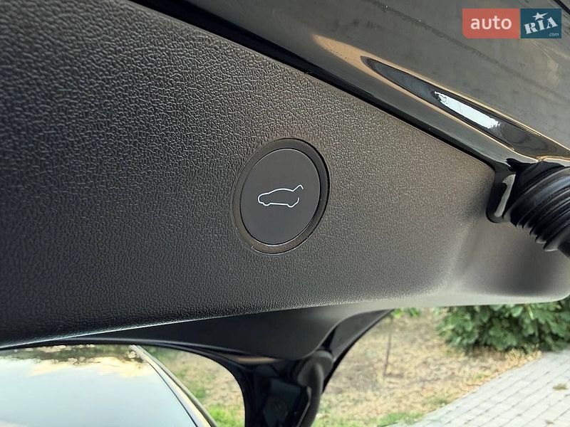 Седан Tesla Model 3 2022 в Одессе