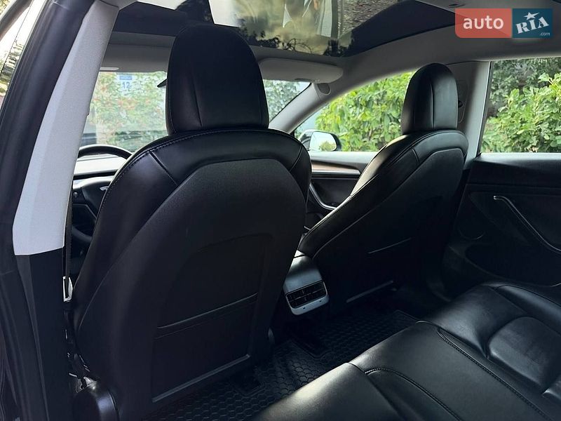 Седан Tesla Model 3 2022 в Одессе