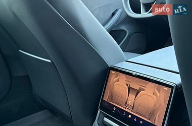 Седан Tesla Model 3 2024 в Дніпрі