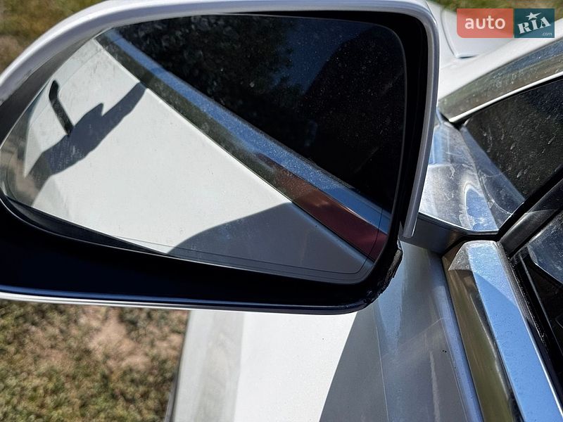 Седан Tesla Model 3 2019 в Виннице