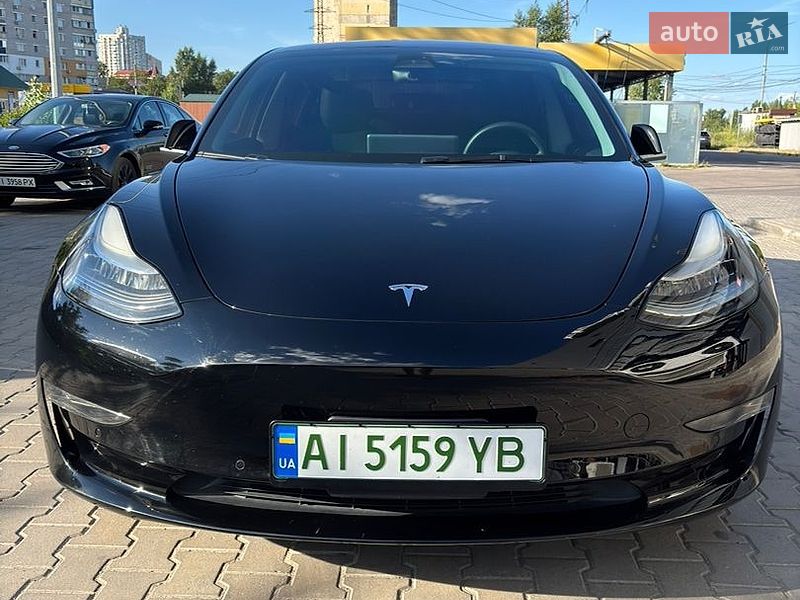 Седан Tesla Model 3 2019 в Вишгороді
