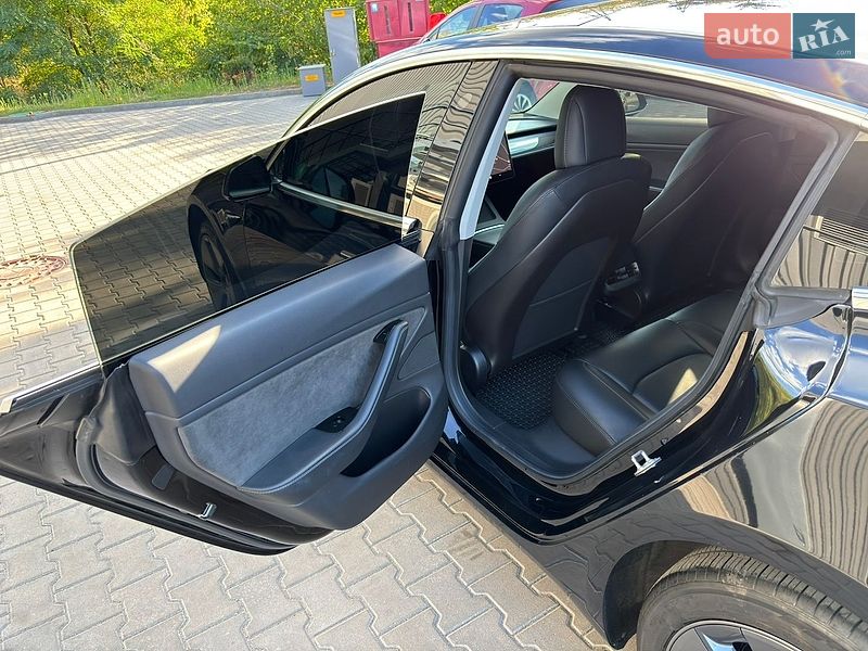 Седан Tesla Model 3 2019 в Вишгороді