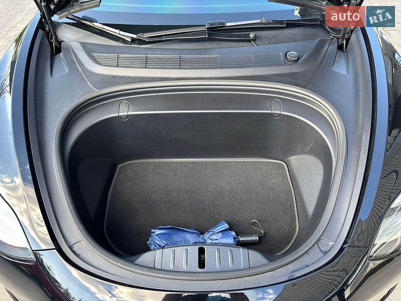 Седан Tesla Model 3 2019 в Вишгороді