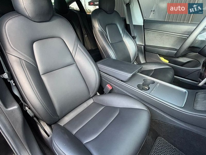 Седан Tesla Model 3 2019 в Вишгороді
