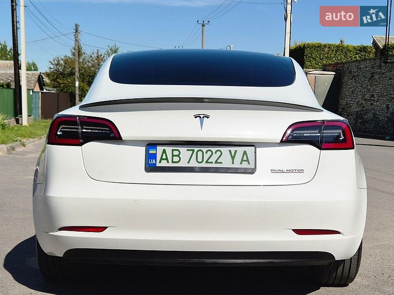 Седан Tesla Model 3 2022 в Києві