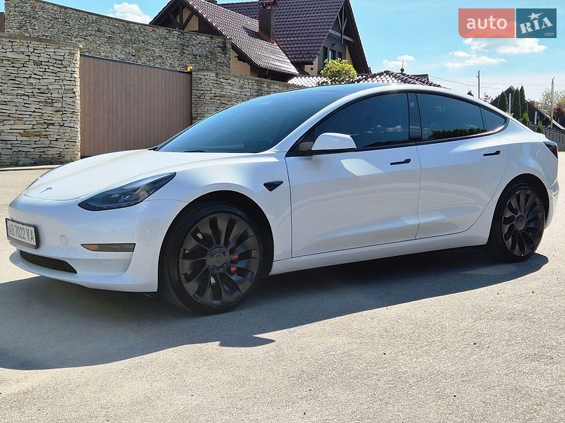 Седан Tesla Model 3 2022 в Києві