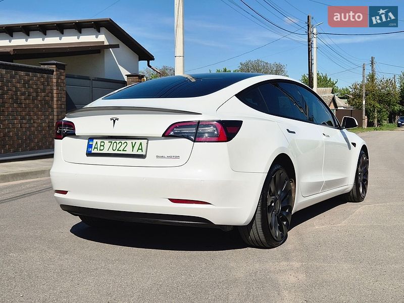 Седан Tesla Model 3 2022 в Києві