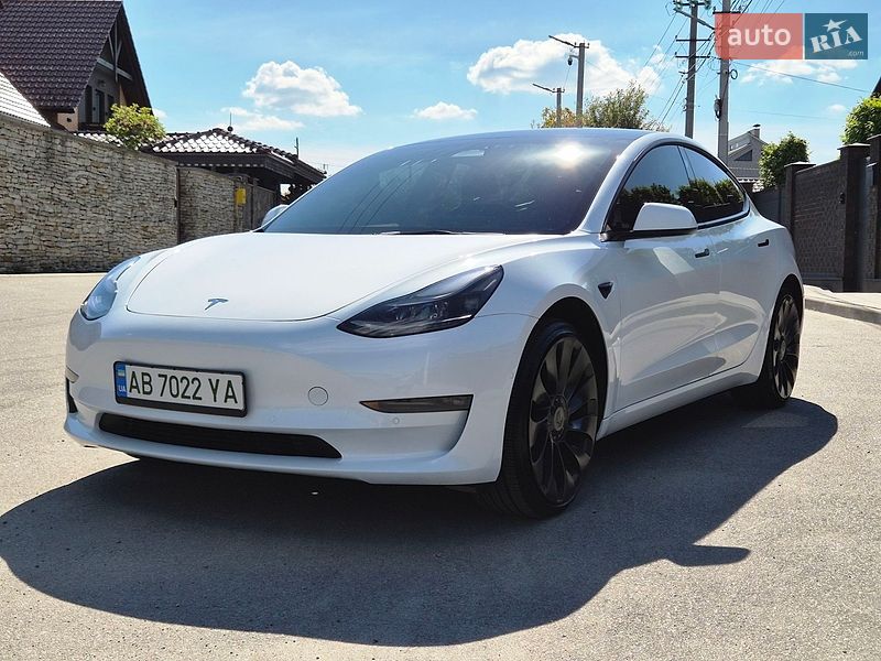 Седан Tesla Model 3 2022 в Києві