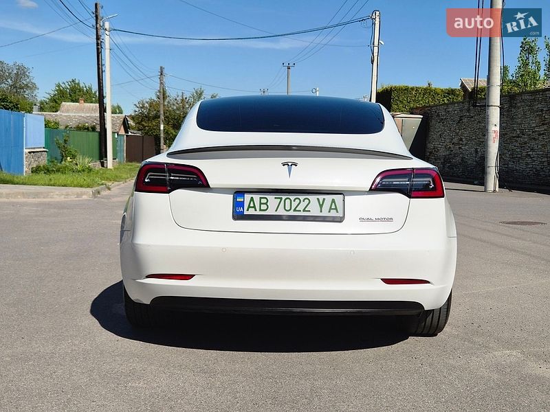 Седан Tesla Model 3 2022 в Києві