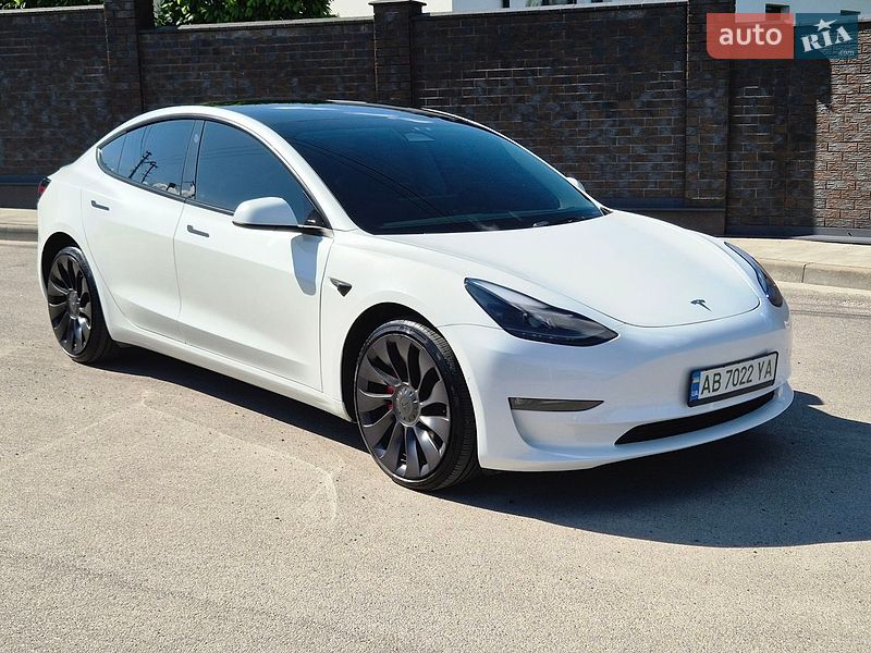 Седан Tesla Model 3 2022 в Києві