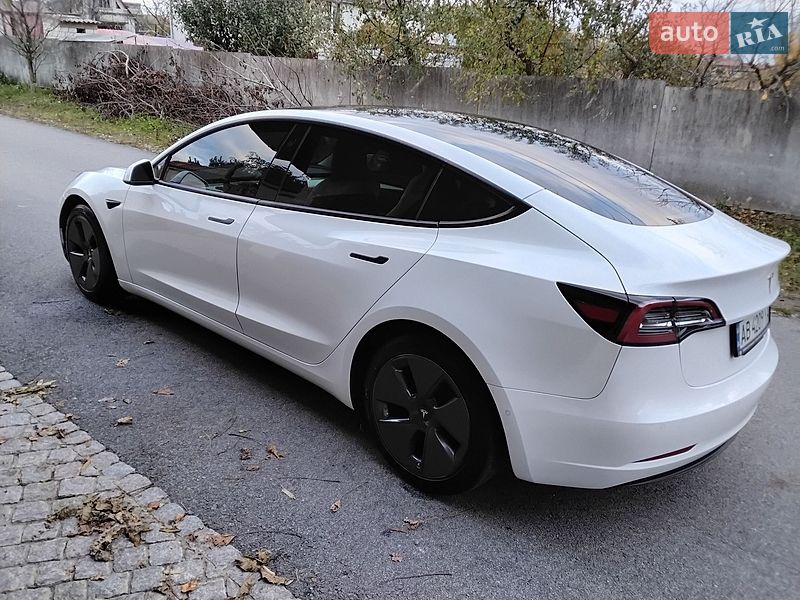 Седан Tesla Model 3 2022 в Виннице