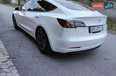 Седан Tesla Model 3 2022 в Виннице