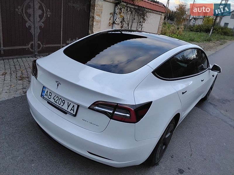 Седан Tesla Model 3 2022 в Виннице