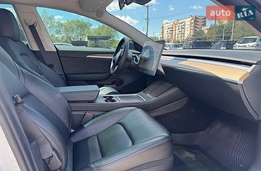 Седан Tesla Model 3 2023 в Чернівцях