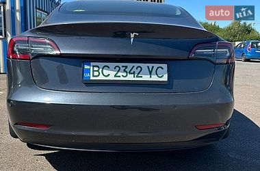 Седан Tesla Model 3 2018 в Львові