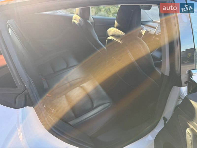 Седан Tesla Model 3 2018 в Дубні фото 10 Седан Tesla Model 3 2018 в Дубні