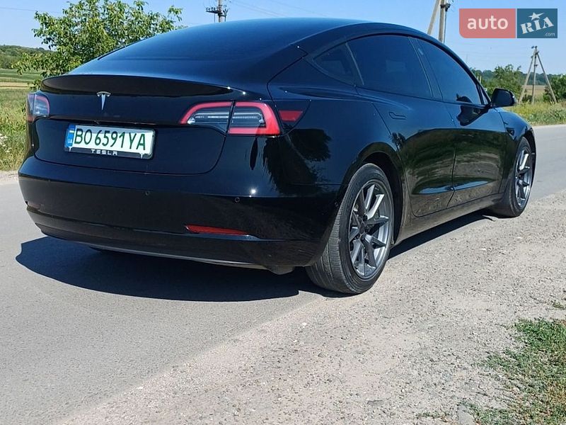 Седан Tesla Model 3 2021 в Тернополе