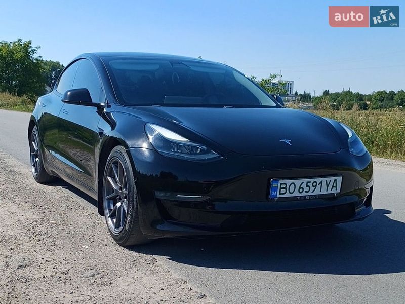 Tesla Model 3 2021
