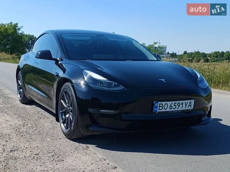 Tesla Model 3 2021