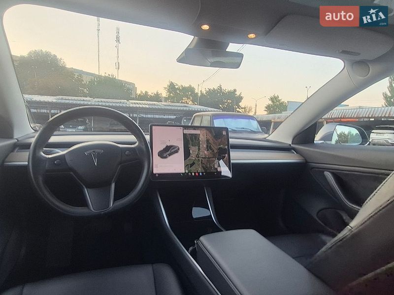 Седан Tesla Model 3 2018 в Каменском