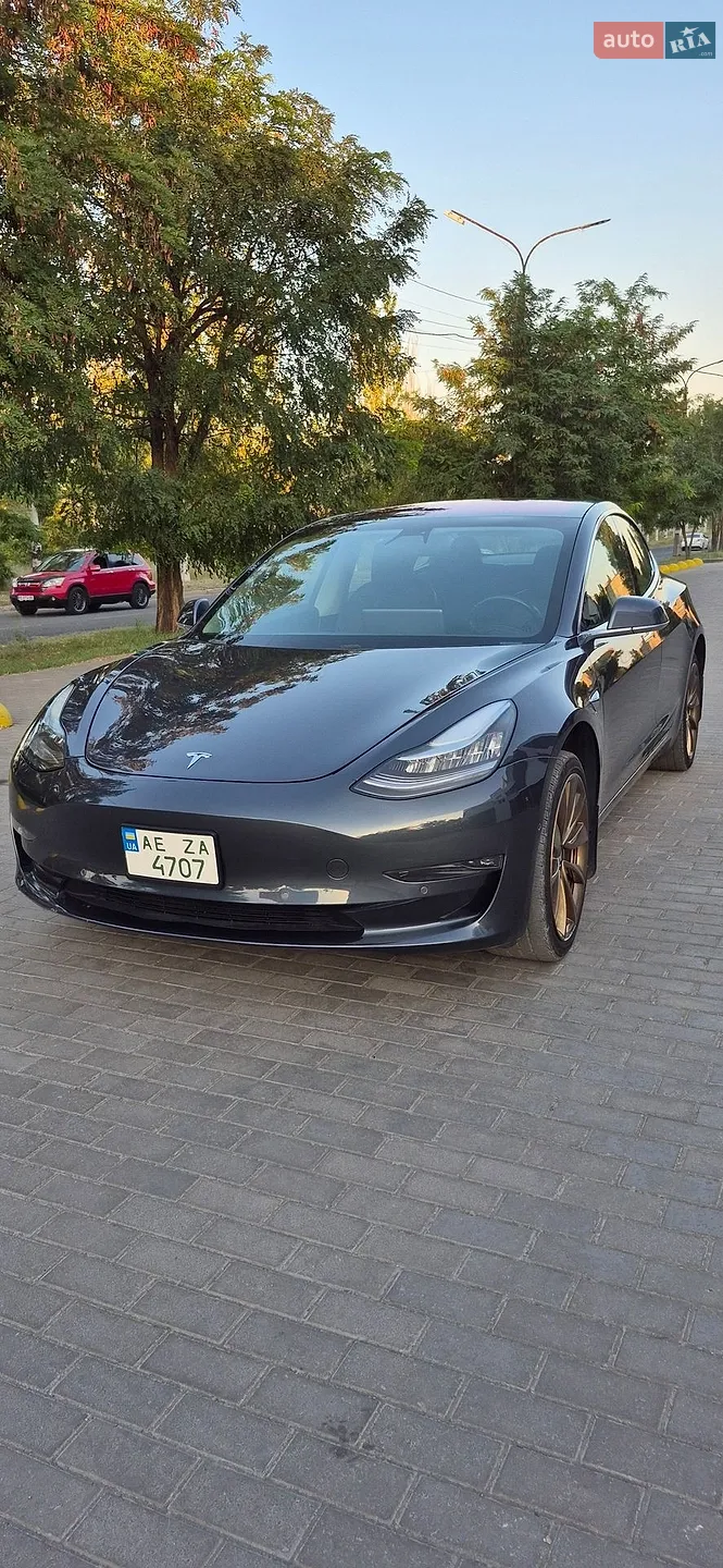 2018 Tesla Model 3 - фото 1