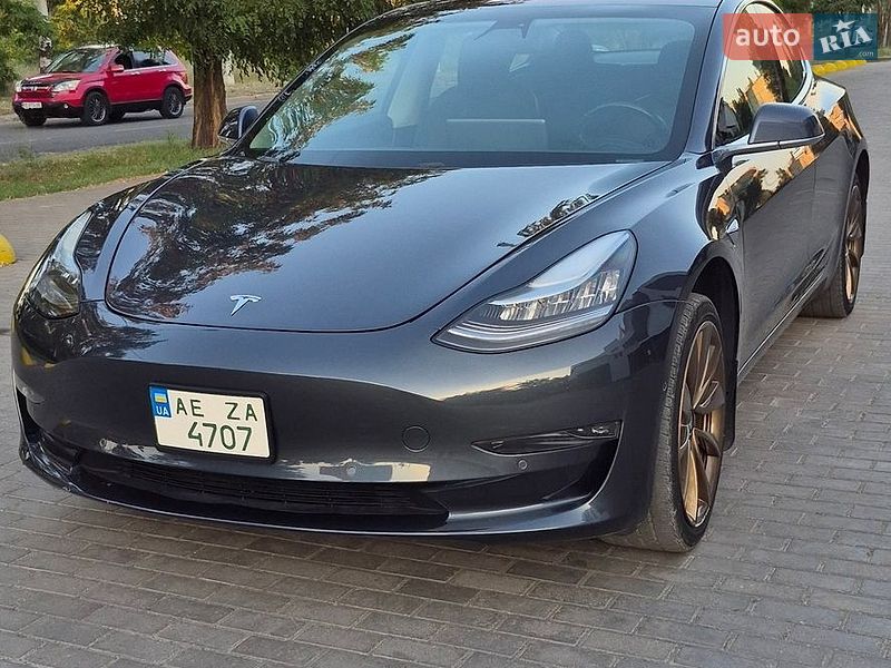 Седан Tesla Model 3 2018 в Каменском