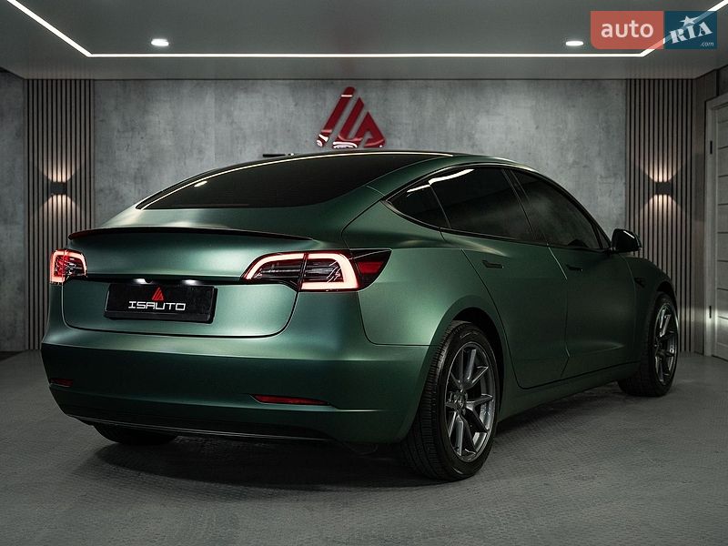 Седан Tesla Model 3 2023 в Одессе
