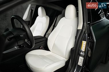 Седан Tesla Model 3 2023 в Одессе