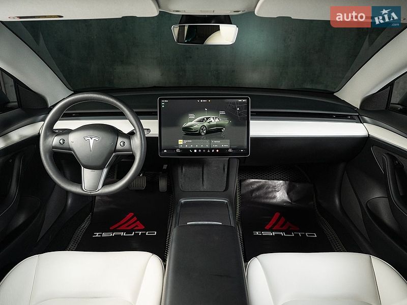 Седан Tesla Model 3 2023 в Одессе