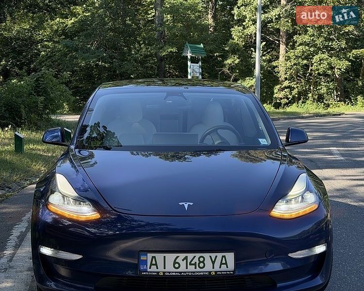 Седан Tesla Model 3 2022 в Борисполе