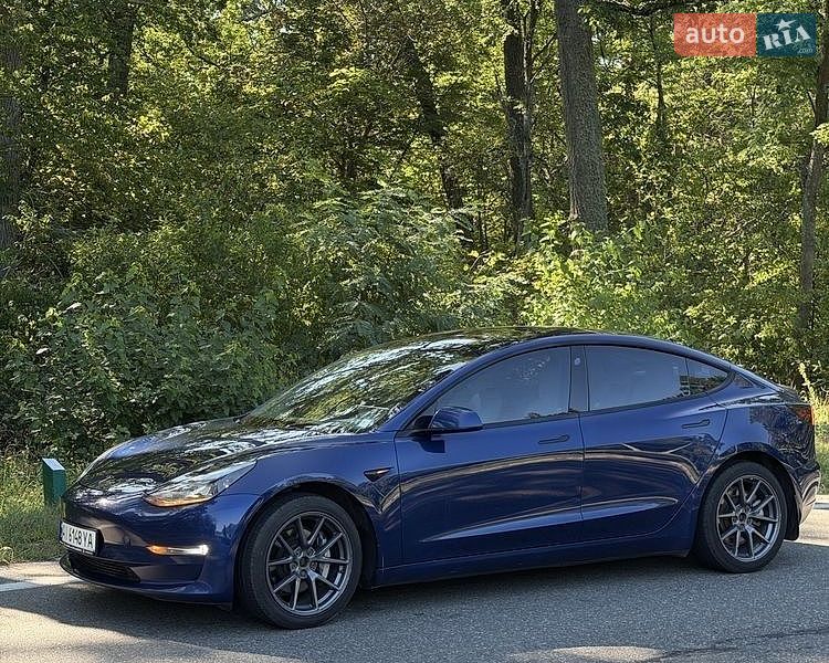 Седан Tesla Model 3 2022 в Борисполе