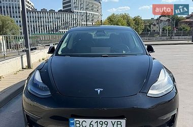 Седан Tesla Model 3 2021 в Львове