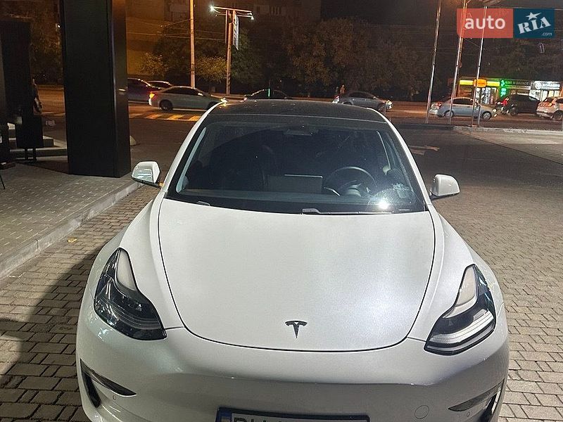 Tesla Model 3 2021