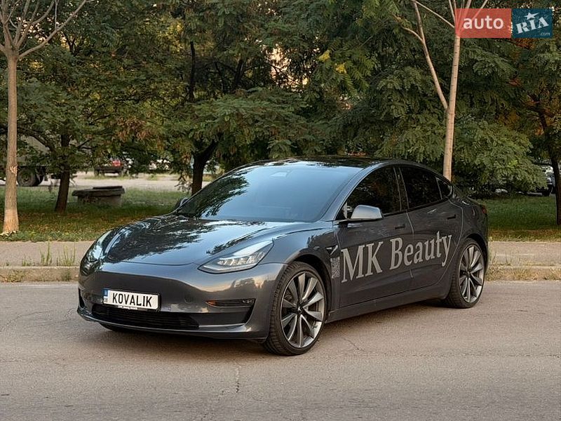 Седан Tesla Model 3 2018 в Запорожье