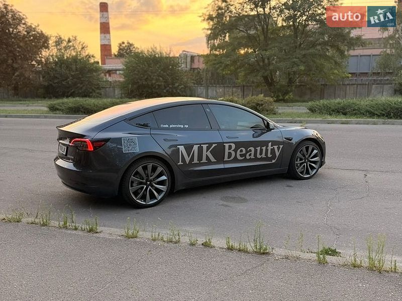Седан Tesla Model 3 2018 в Запоріжжі