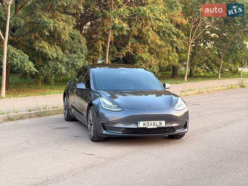 Седан Tesla Model 3 2018 в Запорожье