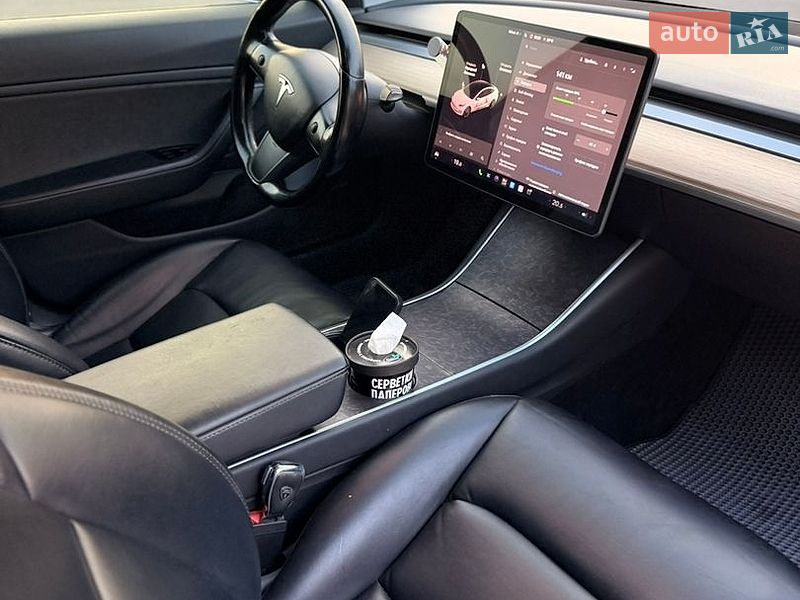 Седан Tesla Model 3 2018 в Запоріжжі