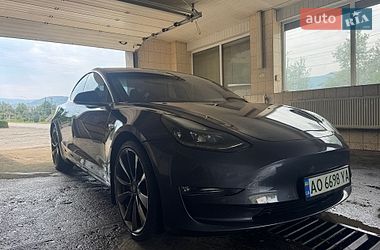 Седан Tesla Model 3 2020 в Сваляві