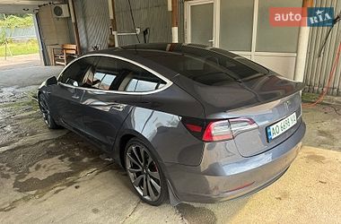 Седан Tesla Model 3 2020 в Сваляві