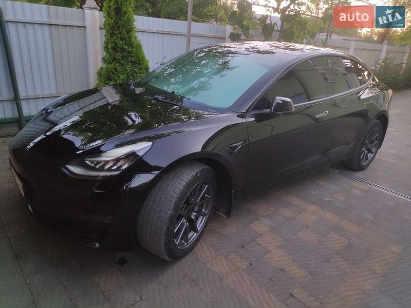 Седан Tesla Model 3 2018 в Трускавце
