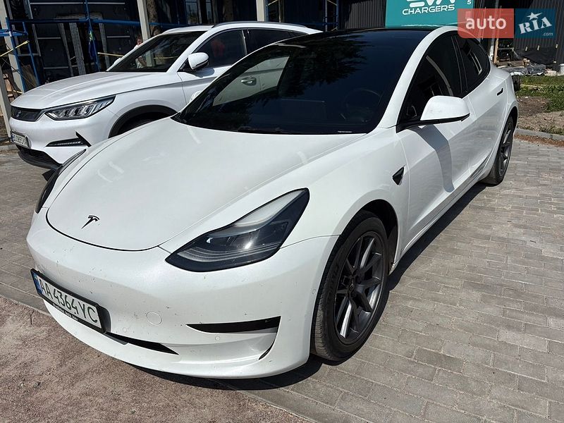 Tesla Model 3 2021