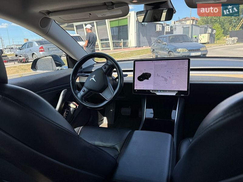 Седан Tesla Model 3 2019 в Киеве