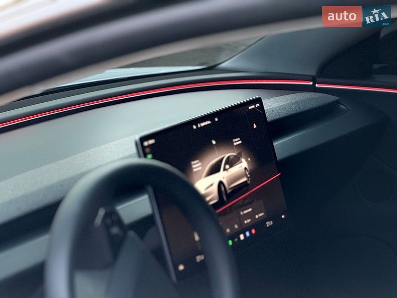 Седан Tesla Model 3 2024 в Одессе