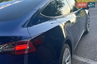 Седан Tesla Model 3 2021 в Томаковке
